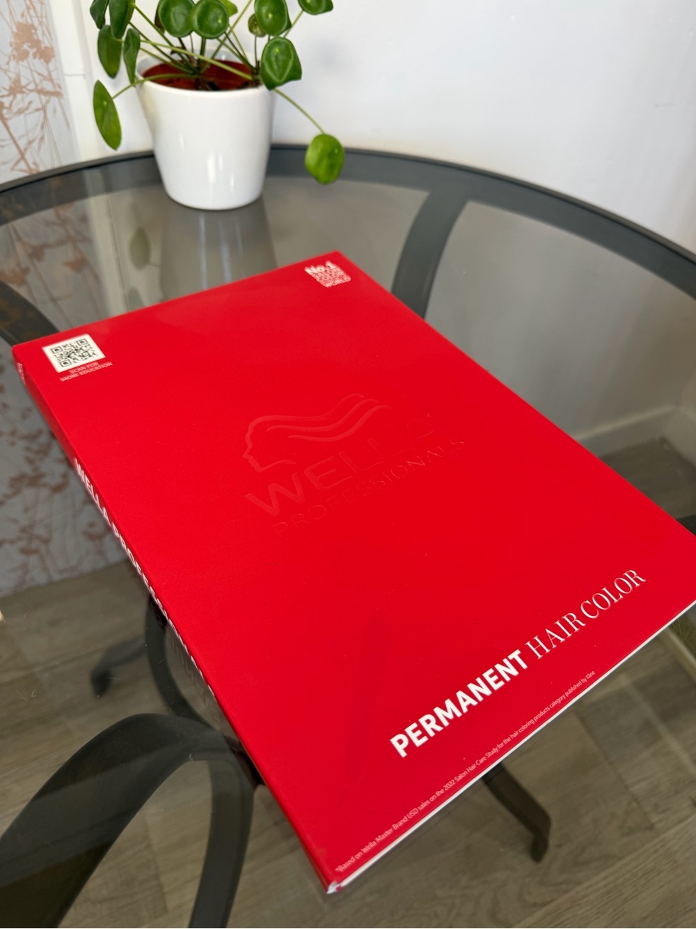 WELLA MINI SWATCH BOOK